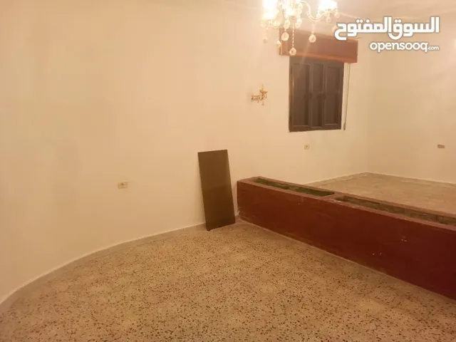 240 m2 3 Bedrooms Townhouse for Rent in Tripoli Al-Sabaa