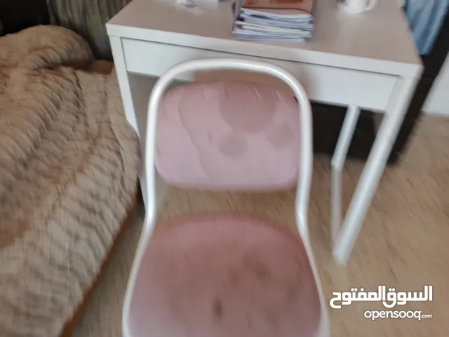 كرسي ومكتب اطفال