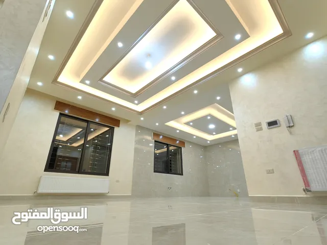 270 m2 5 Bedrooms Apartments for Sale in Amman Jubaiha