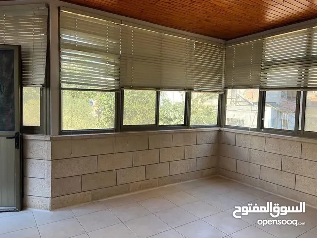 شقه فارغة للايجار في الشرفه قرب كازيه اسو