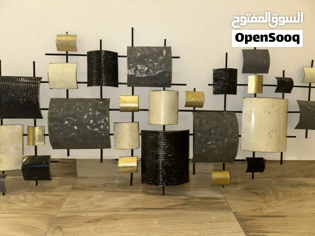 لوحة حائط من المعدن راقي شبة جديدة 220 / 75