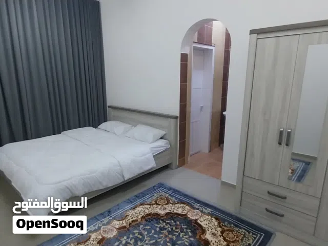 غرفة نوم للإيجار اليومي في المعبيلة قريب كنز مول