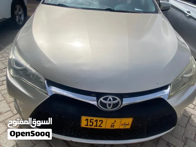 2016 تويوتا كامري SE