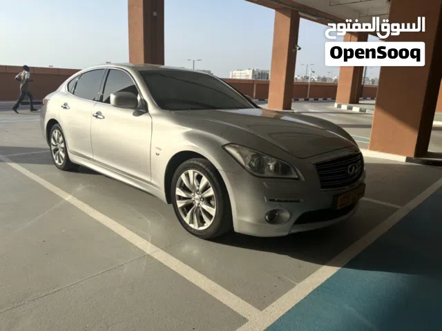 2015 إنفينيتي Q70 Luxe