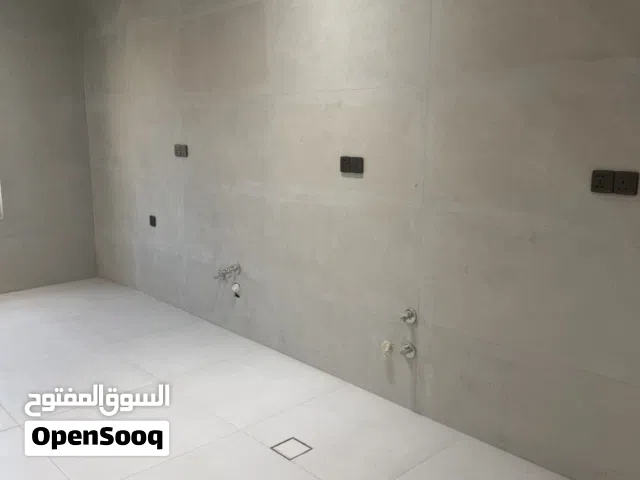 مشتمل حديث معزول للإيجار في الحي الإيطالي تحت جسر الإيطالي