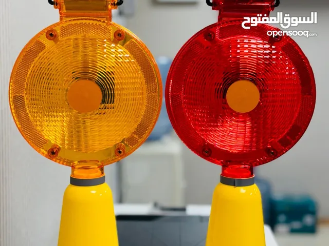 لمبات تحذير فلاش بالطاقة الشمسية