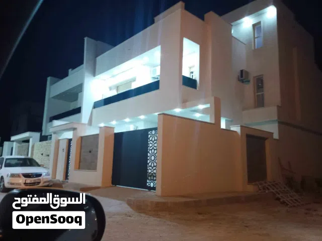 340 m2 4 Bedrooms Villa for Sale in Tripoli Al-Serraj