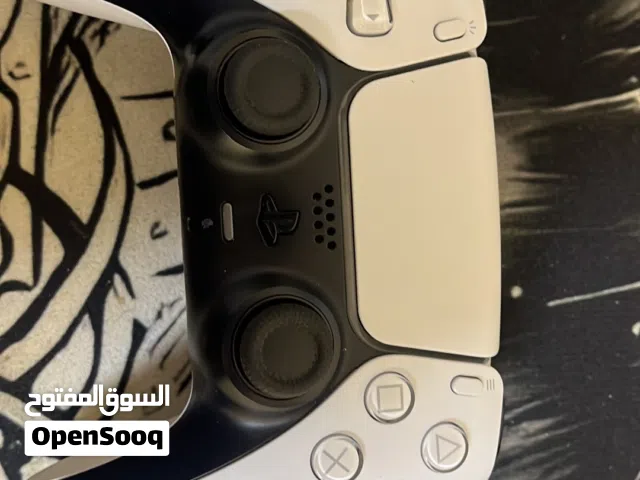 للبيع قير سوني فايف شبه جديد مركب في مقنتيك في هزازات يعني أنسى يصير فيه درفت