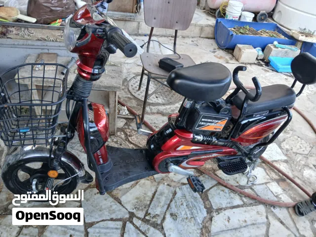 سكوتر شحن على كهرباء بمشي بل شحن من 25لا 30 كيلو بلشحنه سكوتر شبه الجديد استخدام بسيط جدا