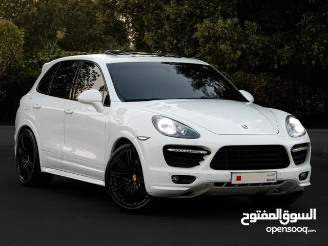 PORSCHE CAYENNE GTS