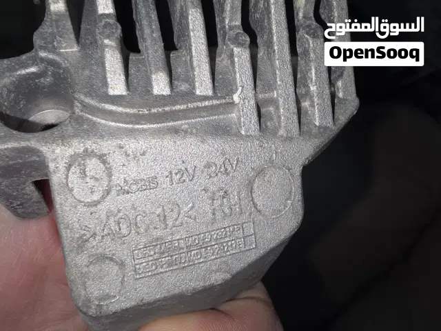 ضو كيا 5 مكسور من الزجاج فقط والباقي سليم ان شاء الله اصلي 200 بالمية من الشركة.  مع محول للضو