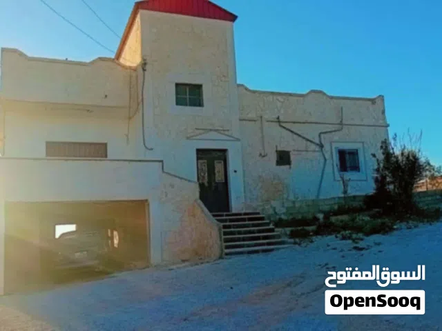 220 m2 4 Bedrooms Townhouse for Sale in Amman Dhuheibah Al-Sharqiyah