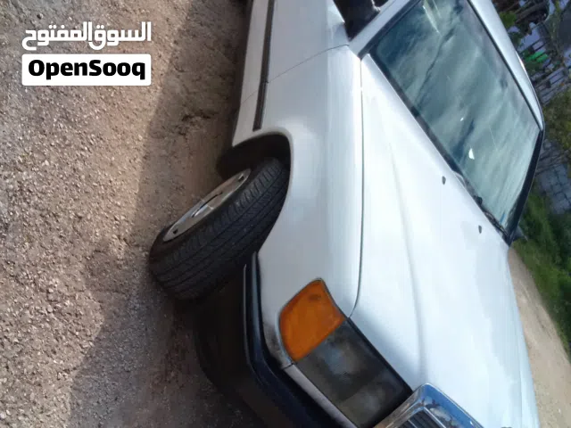 1988 مرسيدس بنز الفئة-C C 180