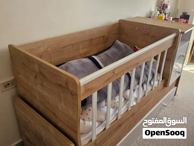 سرير اطفال