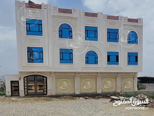 عماره استثماريه في قمه الروعه في منطقه حي الشباب تبعد من شارع 24الزفلت 30متر