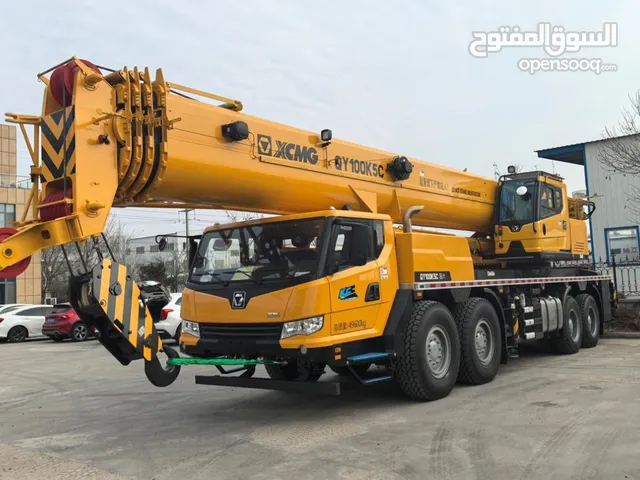 2025 XCMG 100 TON MOBILE CRANE