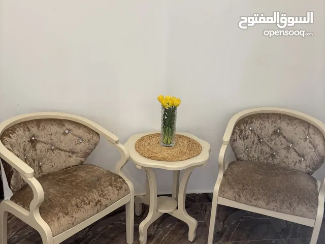 زوز كراسي وطاولة اللبيع
