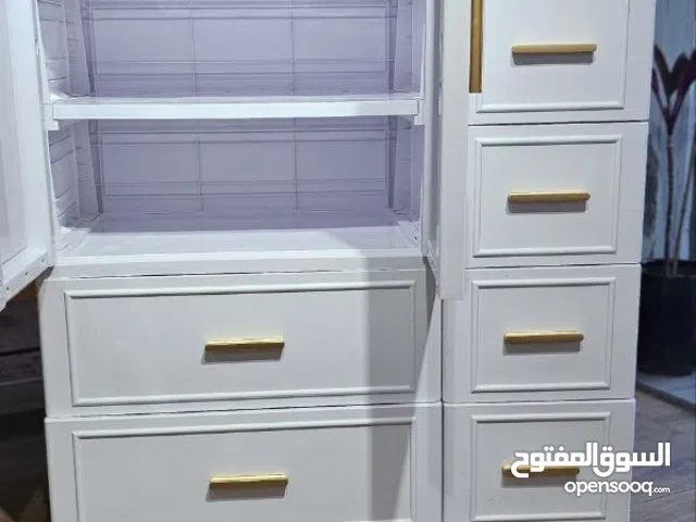 الخزانة الملكية  خزانة بلاستيك قوي جدا جدا  صاحبة الاستخدامات المتعددة  جوارير و رفوف و تعليق  وحجم