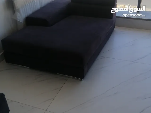 طقم معيش للبيع بحاله ممتازه سبب البيع هو السفر