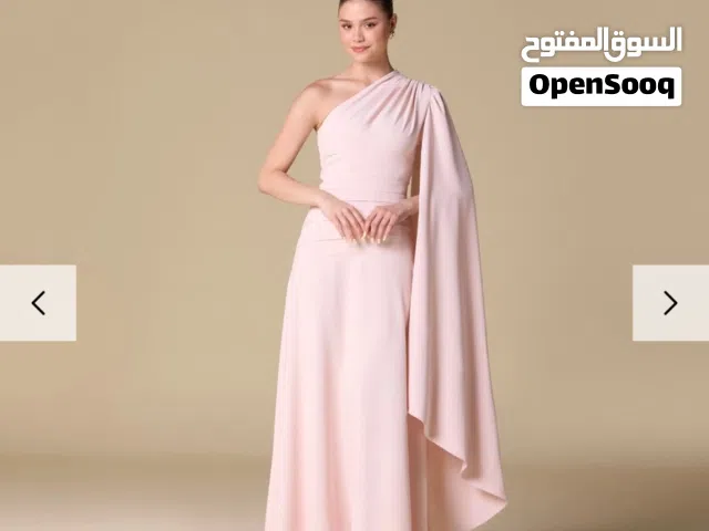 فستان من الينا