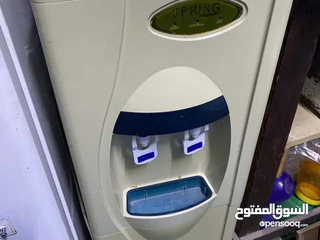 كولر مي  بارد فاتر ما فيه حامي  حجم كبير مع قارورة ب 30 دينار
