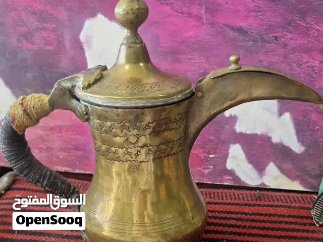دلة نحاسية نظيفة