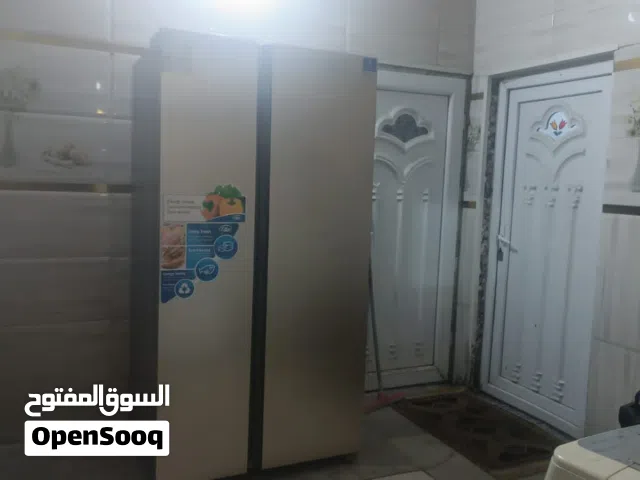 ثلاجة مع مجمدة للبيع كولش نضيفة