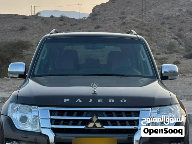 ميتسوبيشي باجيرو وكالة عُمان رقم 1 فل أوبشن موديل 2019 بدون حوادث