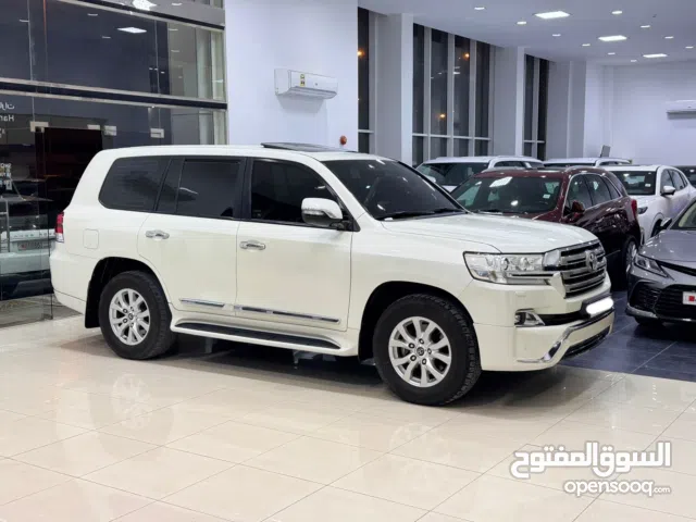 Toyota Land Cruiser GX-R 2017 (Pearl)