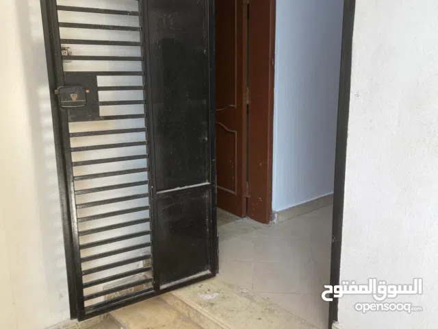 220 m2 4 Bedrooms Townhouse for Rent in Tripoli Al-Serraj