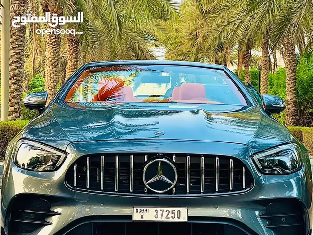 سياره مرسيدس كشف رمادى من الخارج وبرتقالى من الداخل موديل 2020 ايجار فى دبى