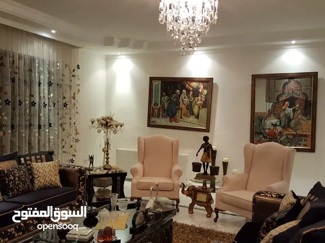 211 m2 3 Bedrooms Apartments for Sale in Amman Um El Summaq