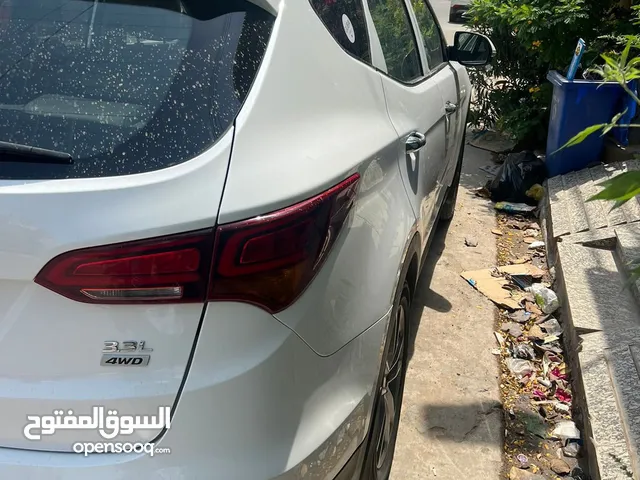 Used Hyundai Santa Fe in Basra