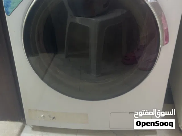 غسالة Bompaní تحميل أمامي بحالة ممتازة للبيع