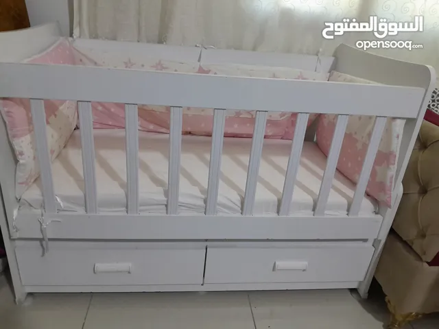 سرير هزاز وثابت