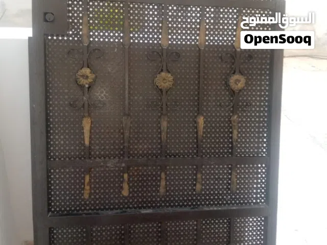 باب حديد نظيف للبيع اقرا الوصف