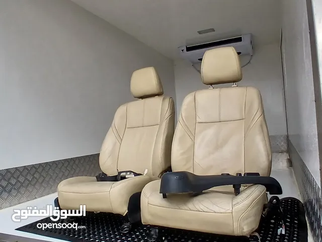 كراسي تويوتا افالون 2016