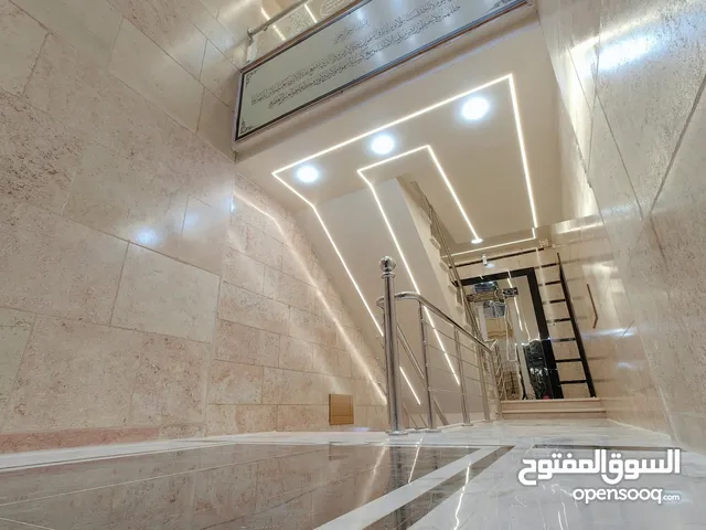 217m2 4 Bedrooms Apartments for Sale in Amman Jubaiha