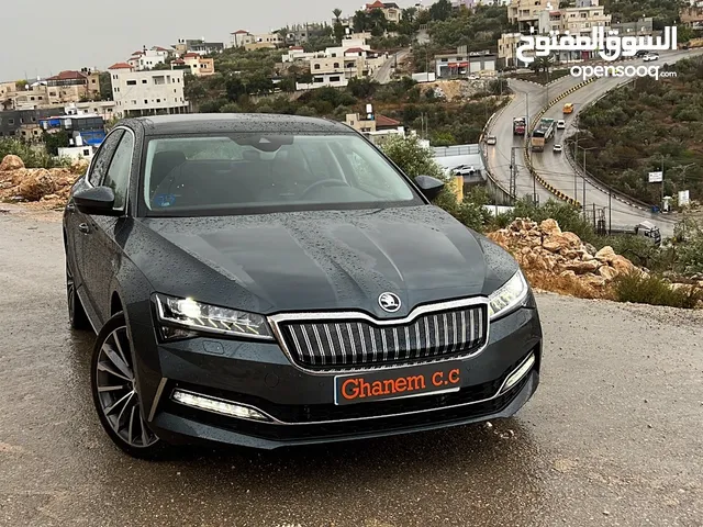 Skoda superb iv 2022 plug-in l&k