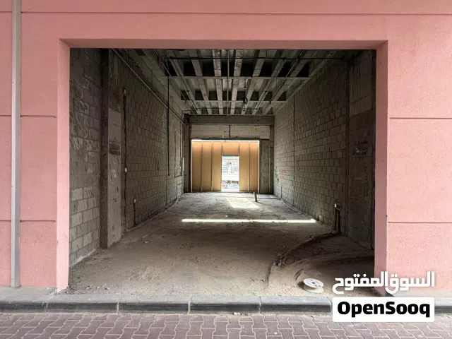 محل للايجار واجهة على شارع حيوي في الشويخ الصناعية من المالك مباشرة بدون خلو او عمولة
