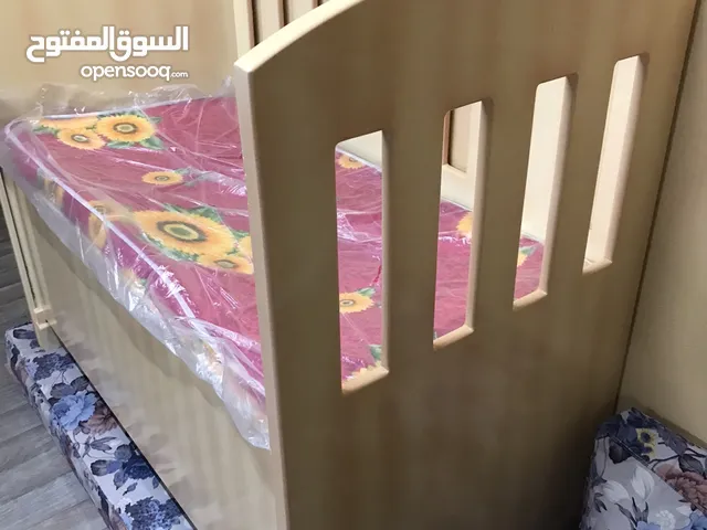 للبيع سرير أطفال مستعمل صناعة بحرينة
