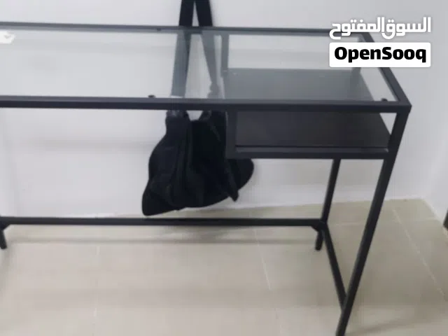 طاولة مكتبية