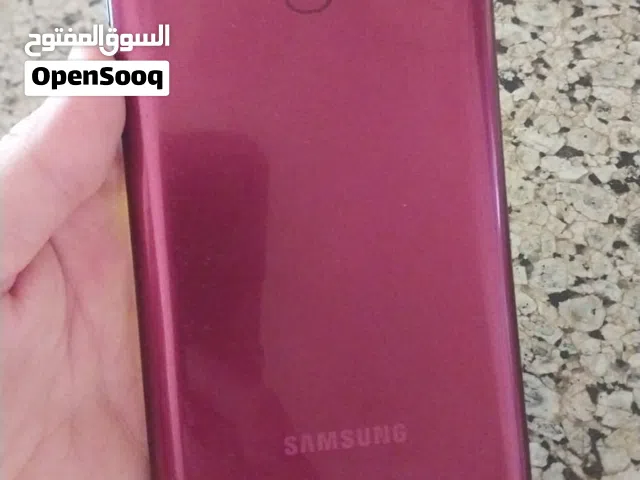 جهاز سامسونج.النوع بالصوره شغال بصمه وجه واصبع فيه كسر غير ماثر عليه نهائي