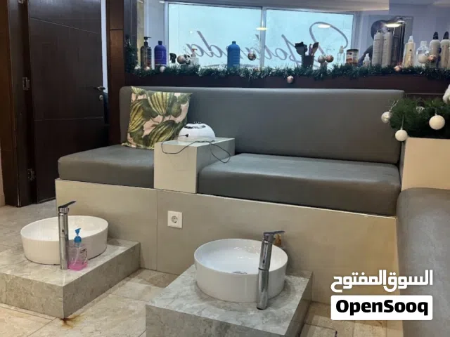 مطلوب شريكة لسبا و صالون شعر و مركز تجميل