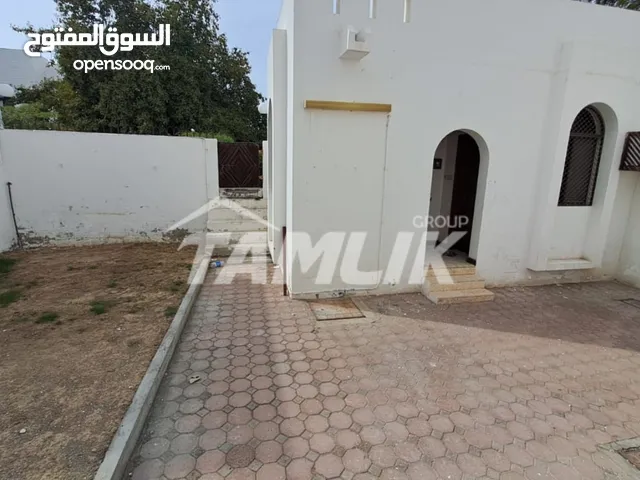 Commercial Villa for Rent in Shatti Al Qurum REF 352YB