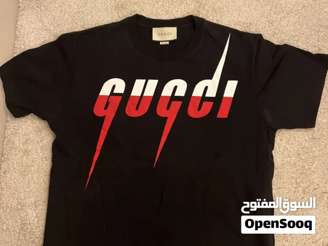ملابس ماركات اوروبية ( LV - FENDI - GUCCI ) شرط اصلية بحالة ممتازة