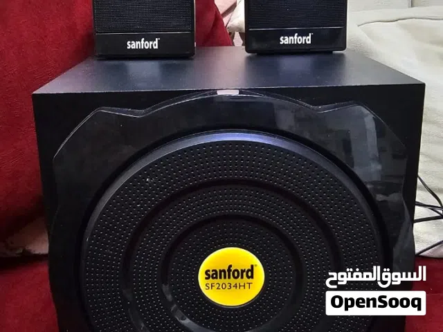 سماعه متوسطة مع سماعتين صغار