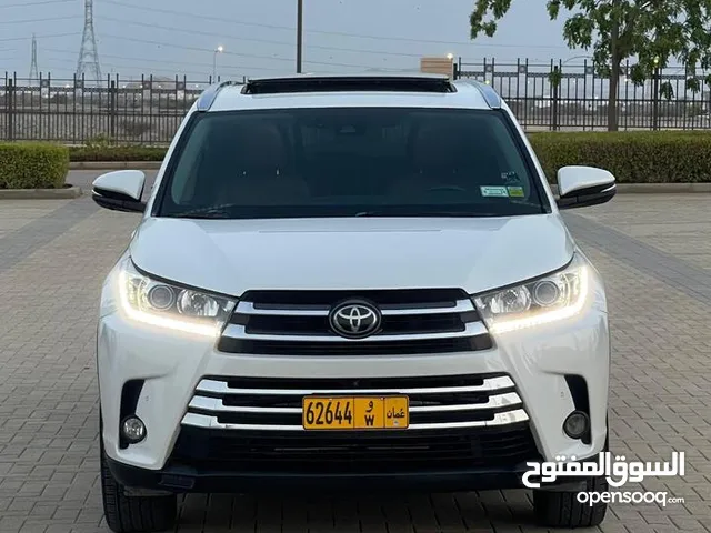 Used Toyota Highlander in Al Dakhiliya