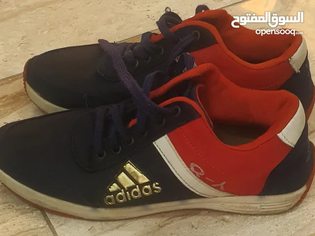 40 Sport Shoes in Amman