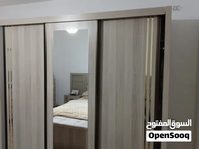 غرفة نوم بكامل ملحقاتها للبيع